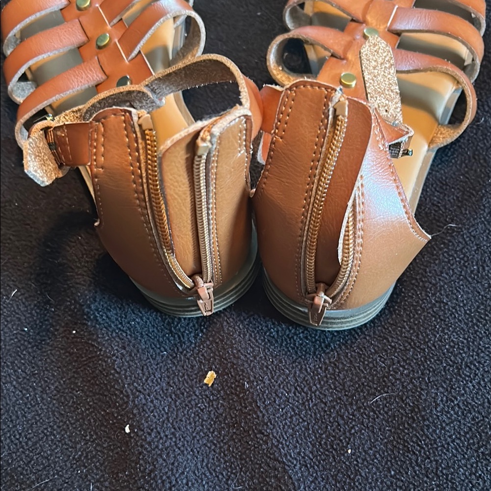 Time and Tru Brown Strappy Gladiator Sandals Size 7.5 - Picture 2 of 4